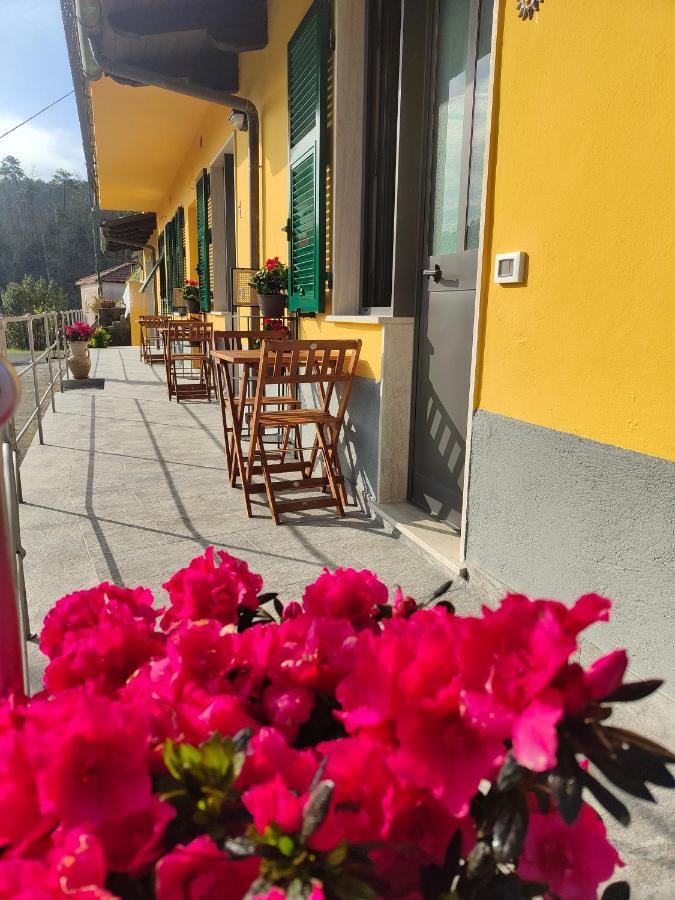 Hotel Il Giardino Dei Pavoni Soviore Esterno foto